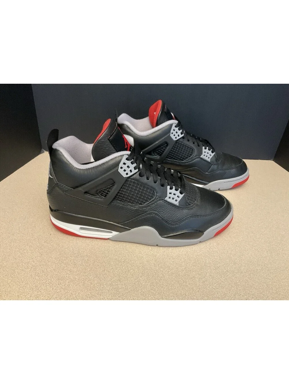 Mens Nike Air Jordan 4 Retro Bred Reimagined Athletic Shoes. Size 10.5. Awesome!
